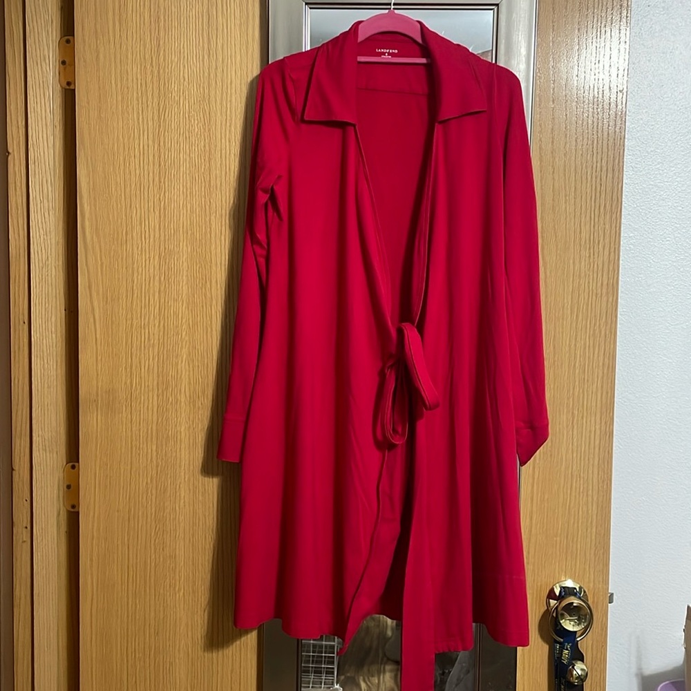 Land’s End red front tie size 6 long sleeve midi robe